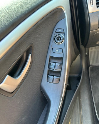 Hyundai I30 cena 27200 przebieg: 242000, rok produkcji 2013 z Strzyżów małe 497